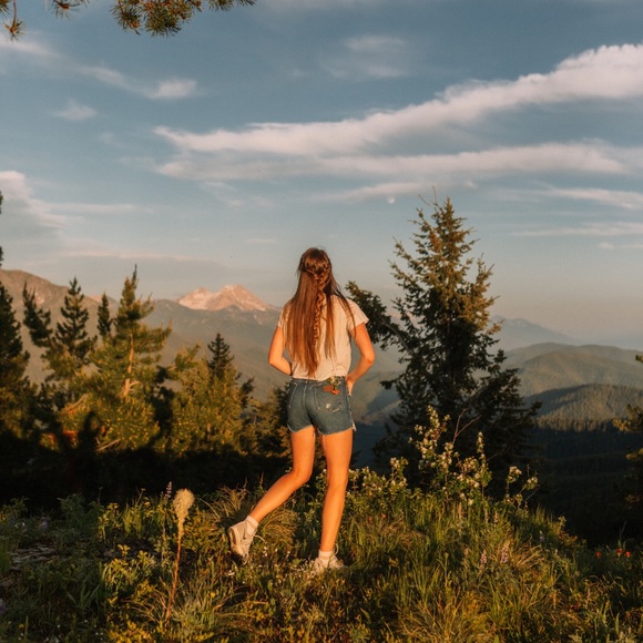 Meet your Posher, Serena - Picture 1 of 1